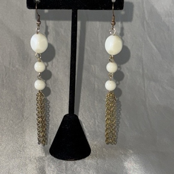 Vintage Off White Bead & Gold Chain Fringe Dangle Earrings - Picture 8 of 8